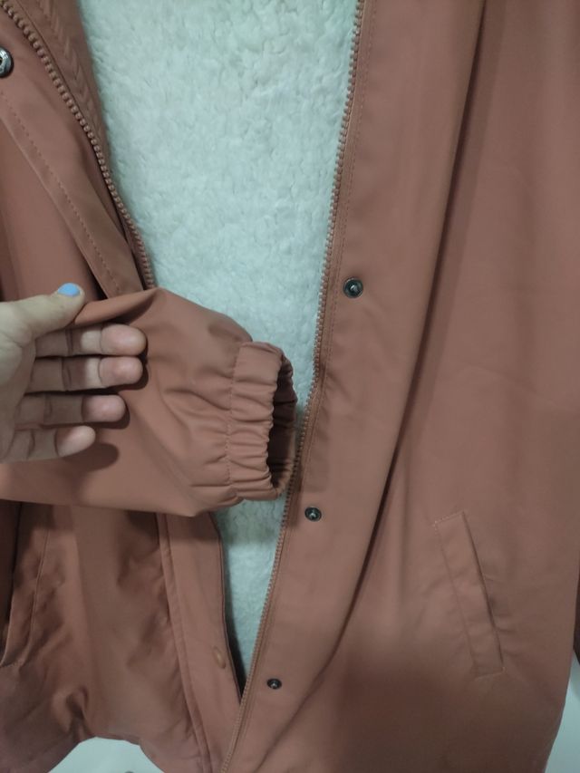 Cazadora marrón con borreguillo