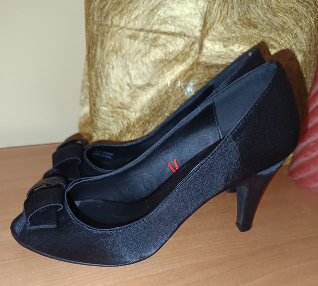 Zapatos de Tacón de Raso negro