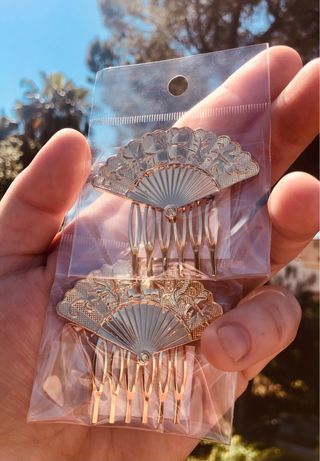 Juego de Peinas Doradas en forma de Abanico
