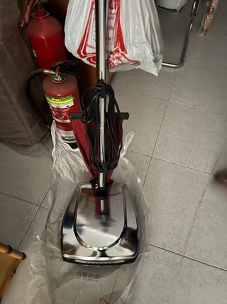 Pulidora de suelo con recambios.