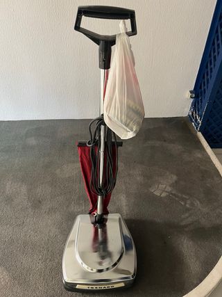 Pulidora de suelo con recambios.