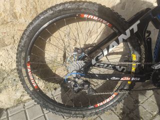 Giant Glory 2012 - MTB DH