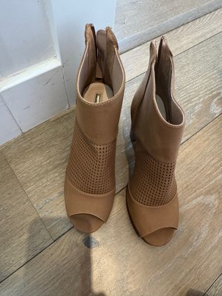Botines beige rejilla