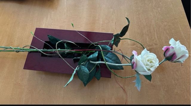 Composición 2 rosas