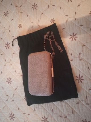 Conjunto sandalia+bolso 
Doradas. Recoger en Palma