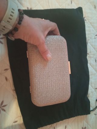 Conjunto sandalia+bolso 
Doradas. Recoger en Palma