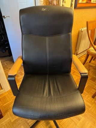 Silla escritorio piel negra
