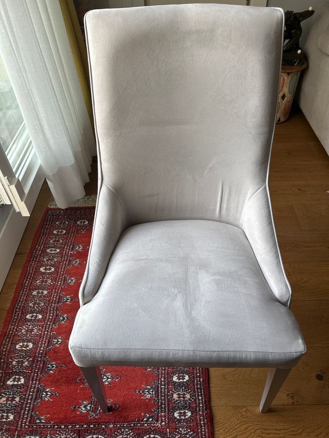 4 Sillas de comedor y 2 butacas. Total 6