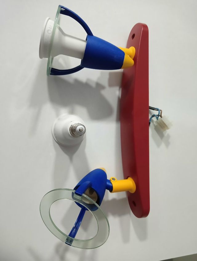 Foco doble techo dormitorio niño