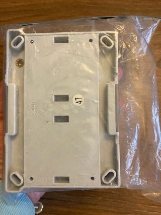 Base enchufe doble c/tapa (2uds)