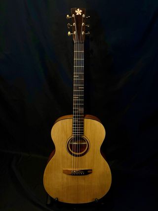 Guitarra Acústica Luthier tipo Martin 00