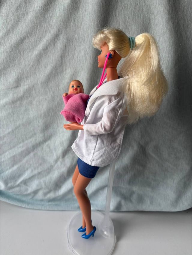 Barbie dottoressa - pediatra 1996