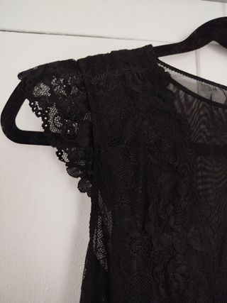 Body encaje negro con transparencias