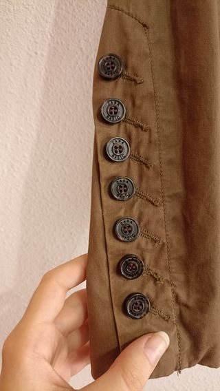 Chaqueta estilo militar con cinturón Zara Basic