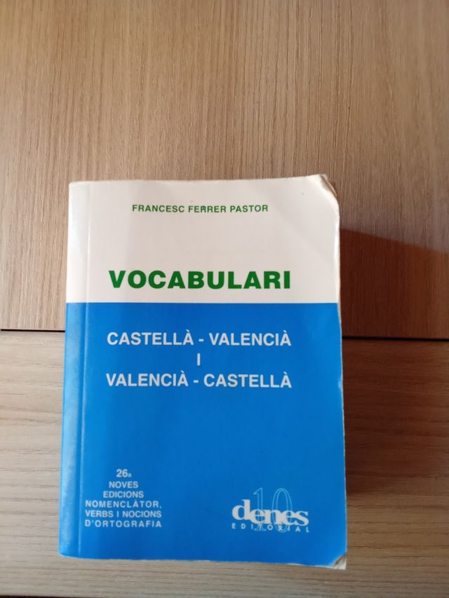 Vendo libro de vocabulari castellà-valencià.