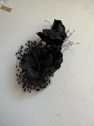 Ramillete flores negras