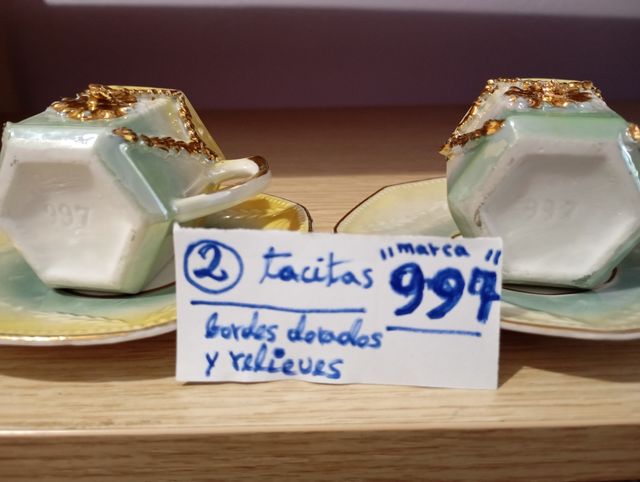 Tacitas originales porcelana antigua(de 3 clases)