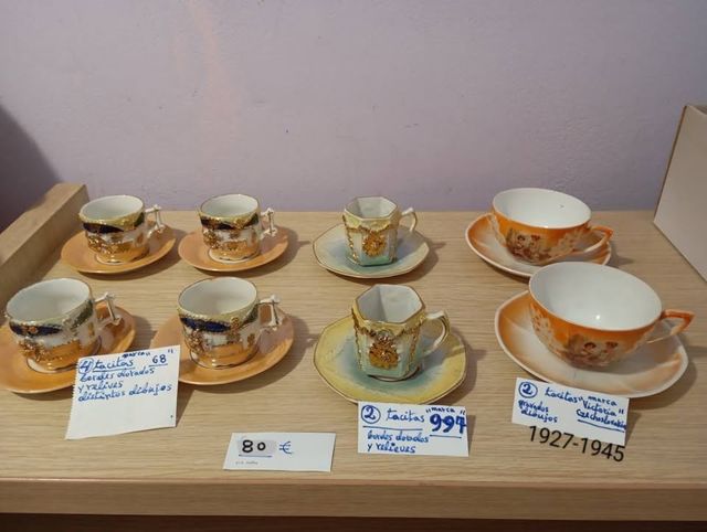 Tacitas originales porcelana antigua(de 3 clases)