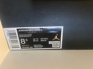 Zapatillas Nike Jordan Aura 5 blancas y rojas