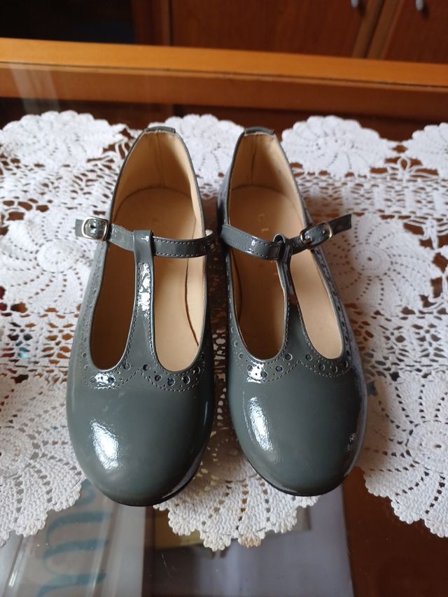 Zapatos niña charol gris T-29