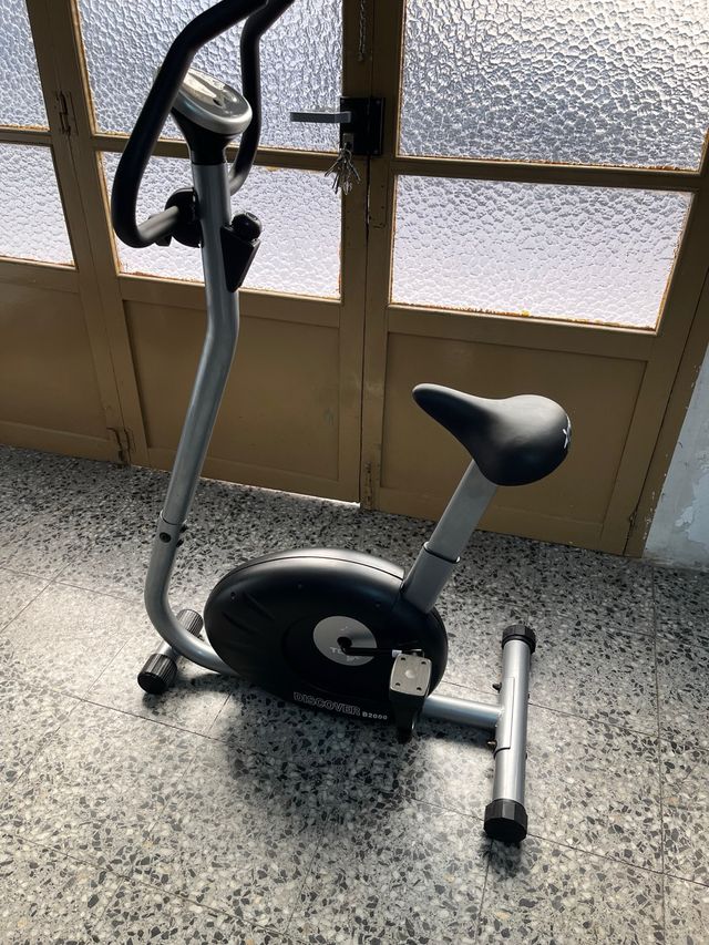 Bicicleta estática BH R2000