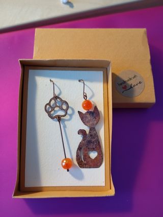 Orecchini Gatto e Zampa, in rame.