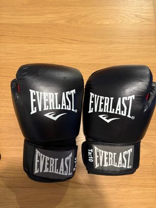 Guantes de boxeo everlast con vendas 