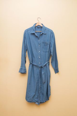 Vestido camisero en denim de Esmara