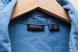 Vestido camisero en denim de Esmara