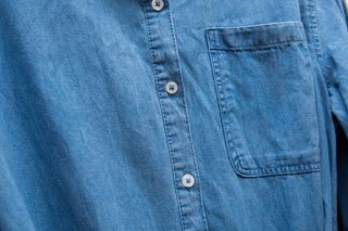 Vestido camisero en denim de Esmara