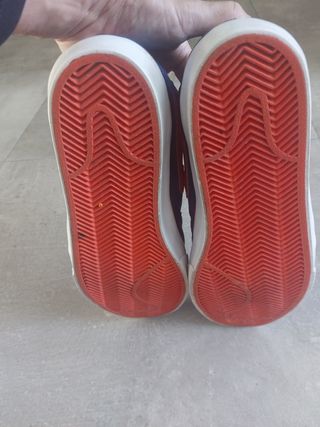 Zapatillas Nike 180 azules y naranjas