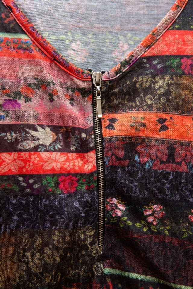 Vestido con estampado etnico de Lefties