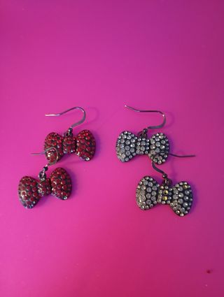 Orecchini fiocco strass rossi e argento