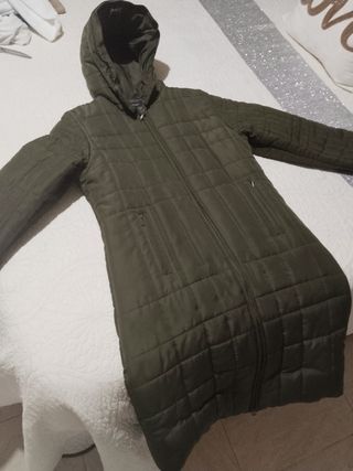 Abrigo acolchado verde oliva