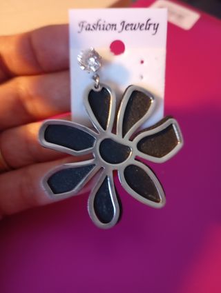 Orecchini fiori neri e argento