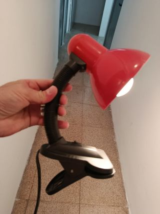 Lampara flexible de mesa roja