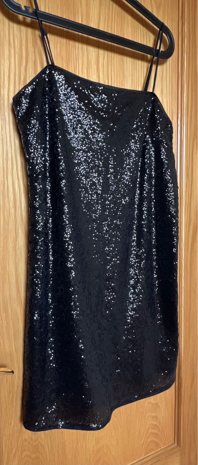 Vestido de lentejuelas de fiesta  Talla S. Color negro