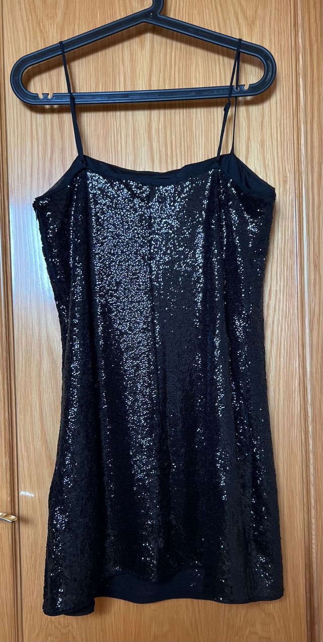 Vestido de lentejuelas de fiesta  Talla S. Color negro