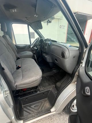 Furgoneta Ford Transit 6 plazas