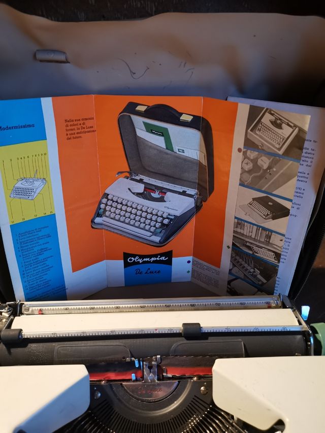 Macchina da scrivere Olympia De Luxe