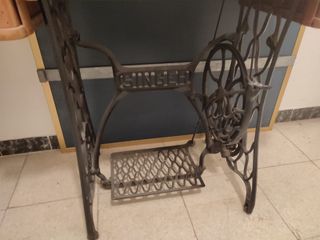 Maquina de coser antigua SINGER