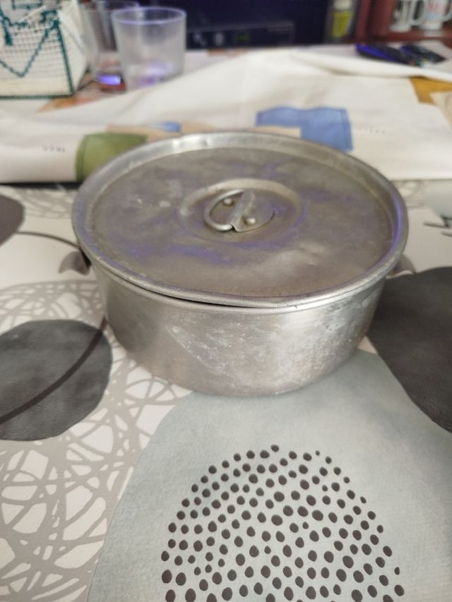 Fiambrera vintage de lata