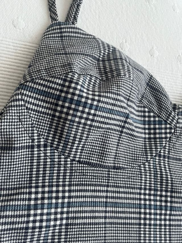 Top Stradivarius vichy negro-azul