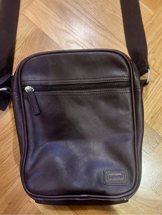 Bolso bandolera Levis Nuevo en piel