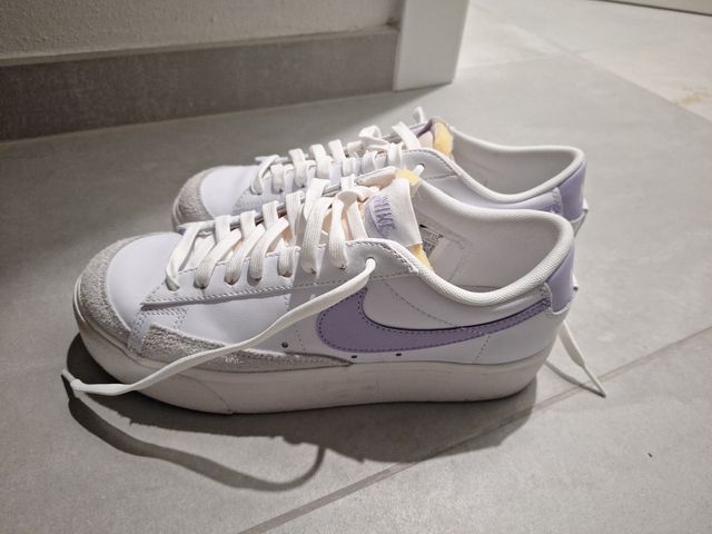 Nike Blazer Mid '77 - Bianche e Viola -