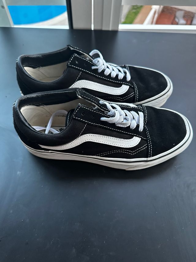 Vans Old Skool - Negras - Talla 38 y medio