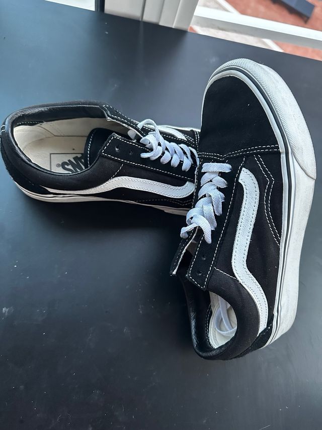 Vans Old Skool - Negras - Talla 38 y medio