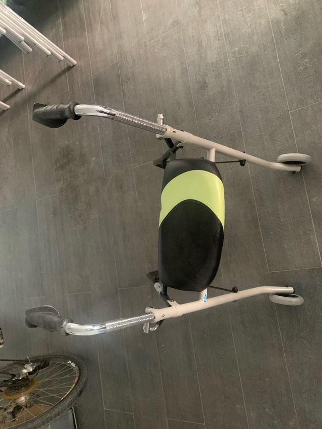 Andador ligero con asiento