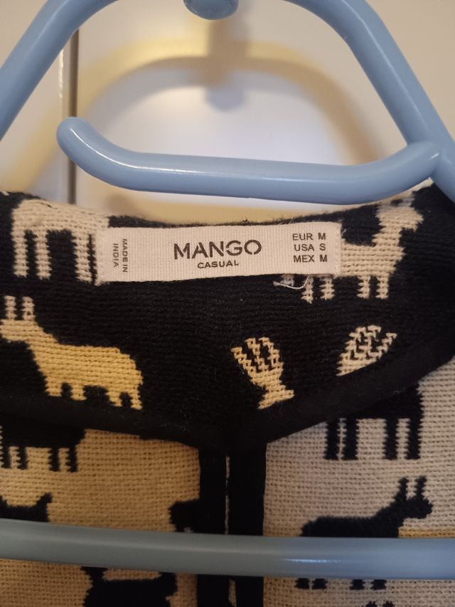 Chaqueta negra c/estampado animal