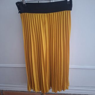 Falda plisada Zara